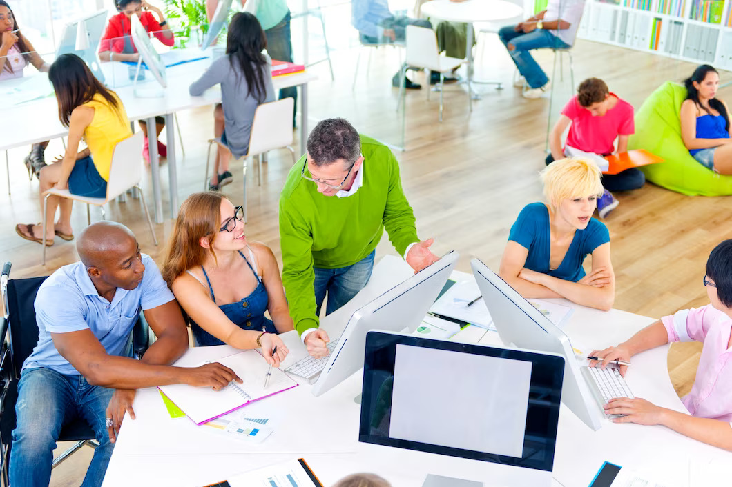 group-people-discussing-business-issues_53876-22915